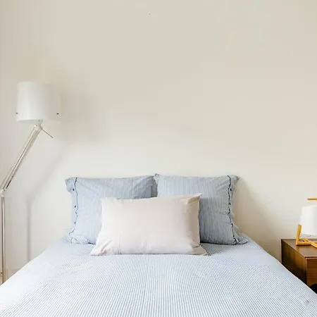 Apartment 8 Beautiful, Bright And Quiet