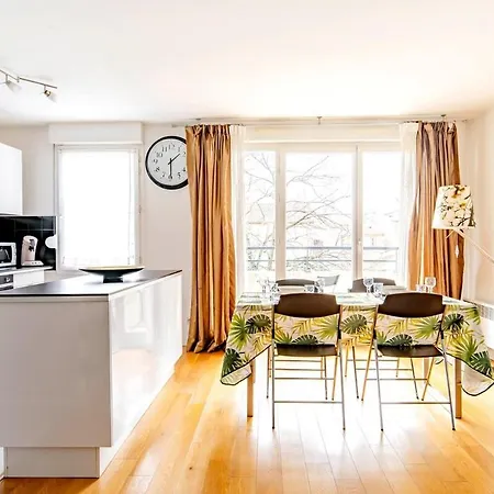 Apartment 8 Beautiful, Bright And Quiet *
