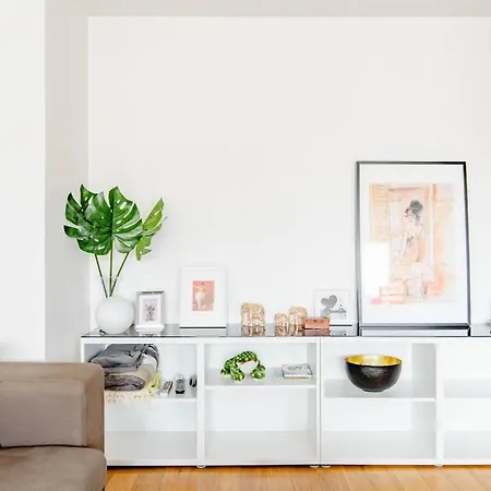 8 Beautiful, Bright And Quiet Appartamento