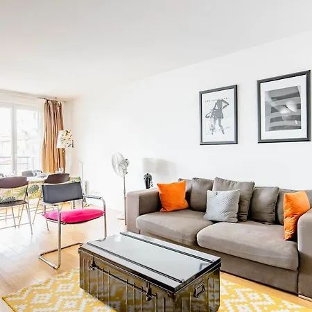 8 Beautiful, Bright And Quiet Lione