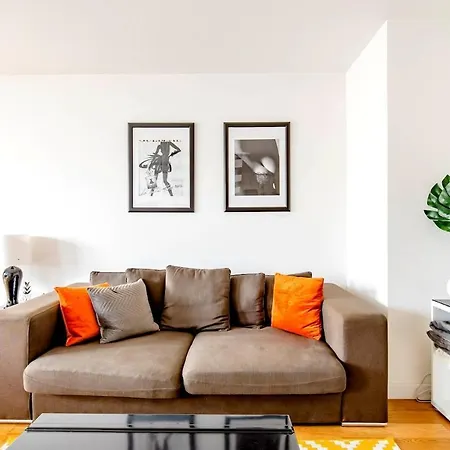 8 Beautiful, Bright And Quiet Appartamento